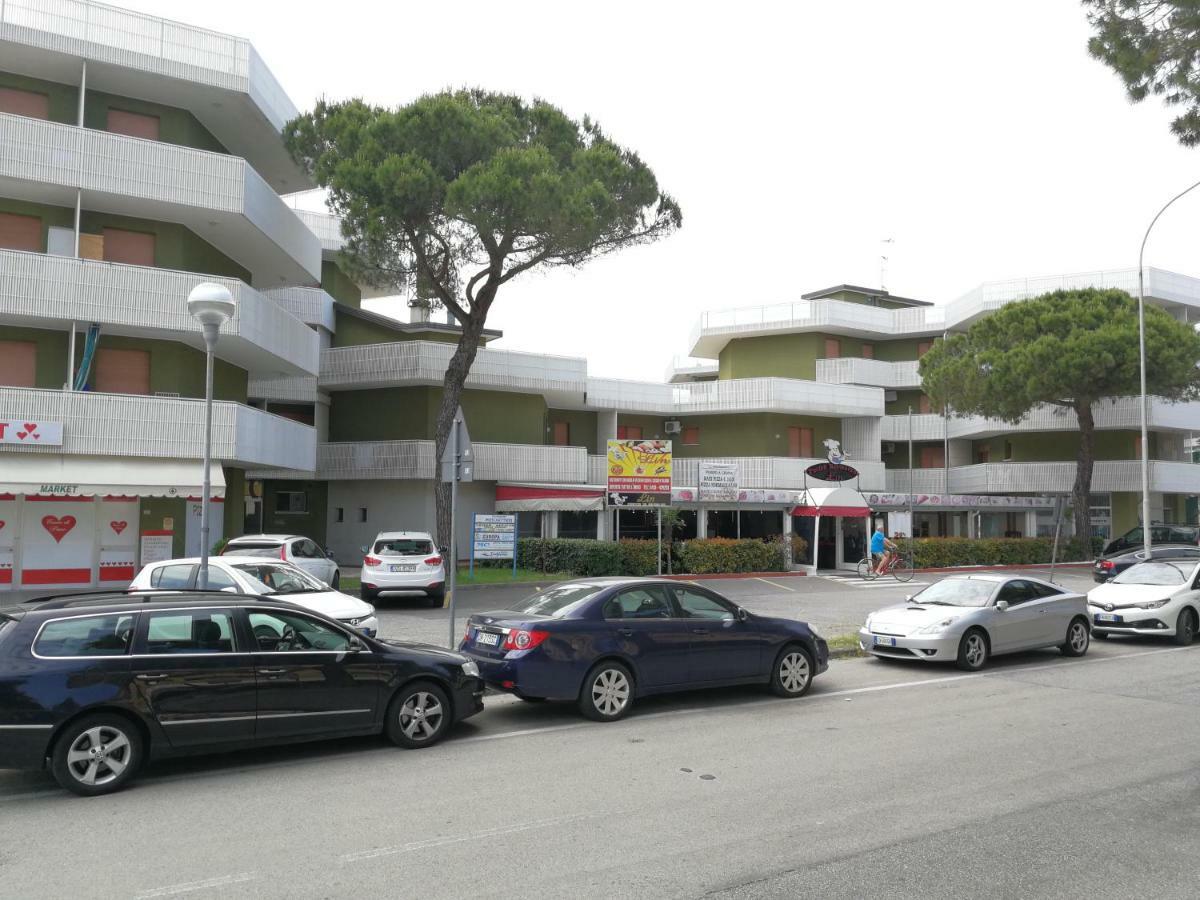 Condominio Moschettieri Bibione Eksteriør billede